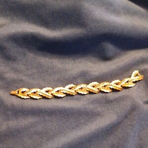 Gold Leaf Design Bracelet